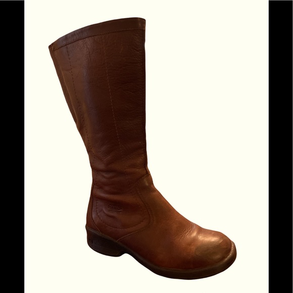 Keen brown leather tall boots